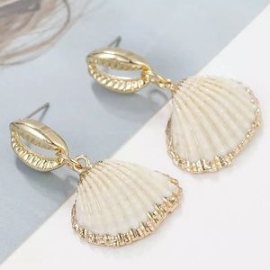 🏆 HOST PICK 🏆Keanna Ivory Shell Earrings